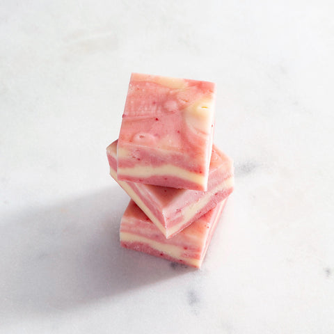 130g Raspberry & Cream Fudge